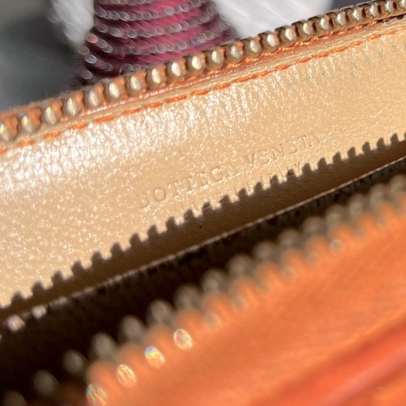 ⭐️ Bottega Veneta ~Intreciatto Leather Card Holder 🍊 - Picture 4 of 7